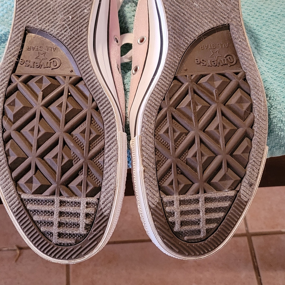 Converse Women's Pink Velvet Sneakers - Picture 3 of 6